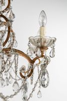 Grand lustre en fer forgé patiné et verre taillé, vers 1950. (photo 6)