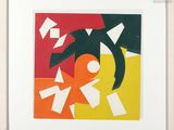 peinture représentant un oiseau volant au-dessus d'un motif géométrique rouge, jaune, vert et orange