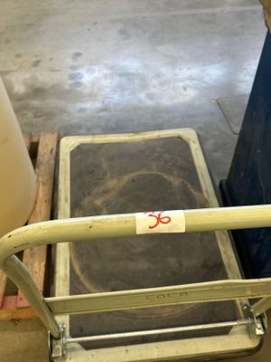 1 chariot 4 roues métallique gris