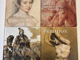 quatre livres sur la couverture d'un livre illustrée d'un tableau représentant une femme