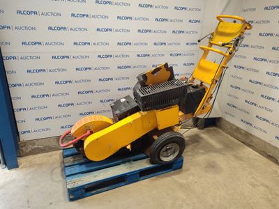 an image of a machine that is sitting on a pallet