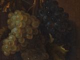 tableau représentant une grappe de raisin posée sur un rebord, ornée d'un nœud bleu