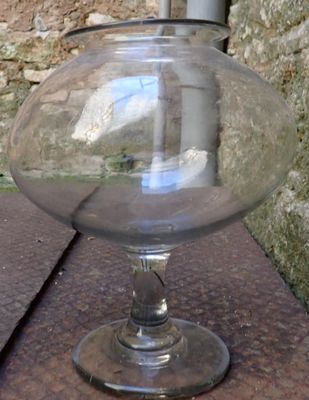 Bol à sangsues en verre soufflé, époque XIX°, éclat.