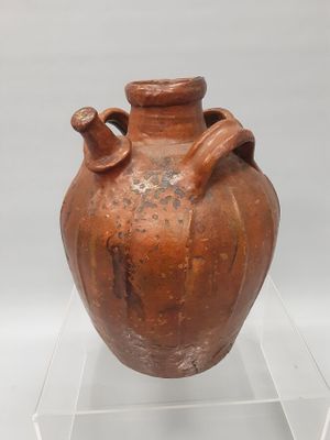 Buire en grès ocre. Auvergne. XIXème.