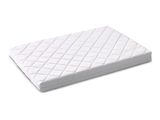 gros plan d'un matelas sur fond blanc