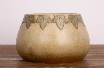 Felix-Optat MILET (1838-1911) à Sèvres Vase en grès, le corp…