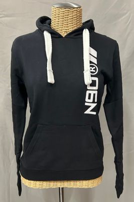 un sweat à capuche noir pour femme, avec un logo blanc sur le devant