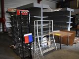 beaucoup d'objets qui s'entassent dans le garage