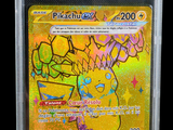 une image d'une carte Pokémon dans un étui en plastique