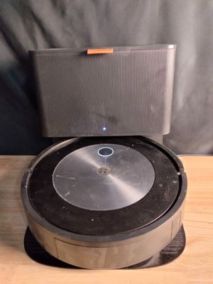 Aspirateur robot Roomba j7+ La première photo est non contra…