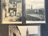 trois vieilles photos en noir et blanc d'une rue avec des passants et des bâtiments