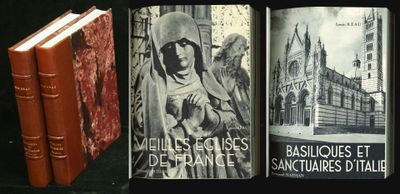 deux livres posés l'un à côté de l'autre sur une table noire