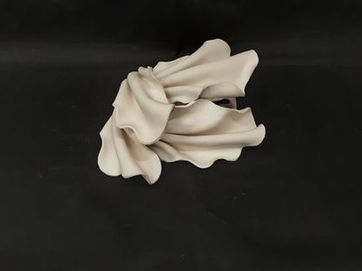 RAYNAL-GARCIN Rémie. Applique en terre cuite (argile) à déco…