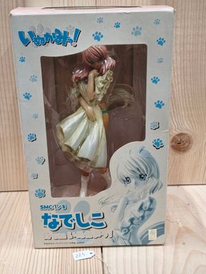 Figurine Nadeshiko 1/8 Happinet (boite decollorée)