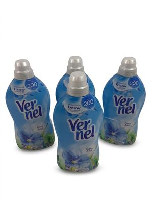 trois flacons de Veet Deterre sur fond blanc