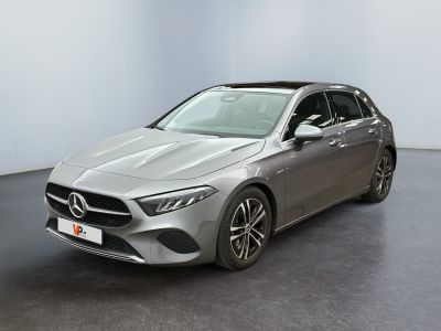 Mercedes CLA Shooting Star dans un showroom