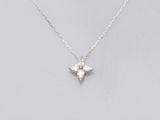gros plan d'un collier sur un mannequin mannequin mannequin mannequin mannequin mannequin mannequin mannequin mannequin