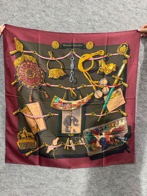 HERMES, carré de soie, modèle "Mémoire d'Hermès" représentan…