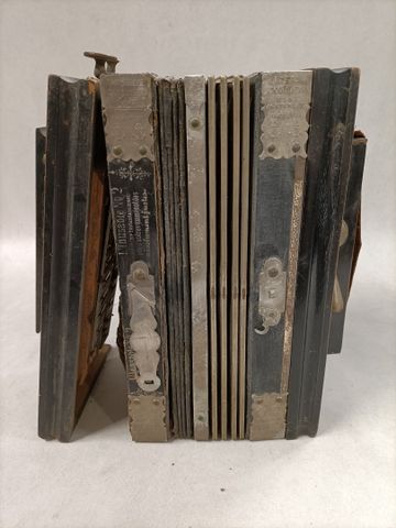 Accordéon diatonique l’Inusable 2. Marqué JMPERIAL MADE IN GERMAN