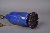 CHINE ou JAPON. Lampe en porcelaine bleue dite "porcelaine b… (photo 4)