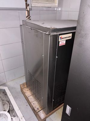 Deux grands refroidisseurs d'eau?  de marque BONGARD. - Photo 1