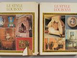 deux livres contenant des photos d'une femme allongée dans un lit, dans une chambre