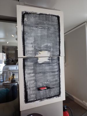 un réfrigérateur encastré dans le mur de la cuisine