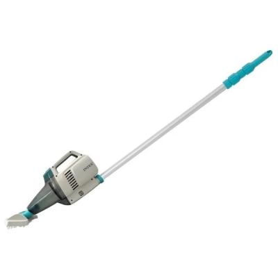 gros plan d'un aspirateur sur fond blanc
