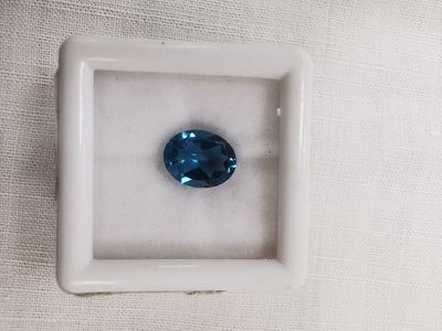 TOPAZE london blue VS Brésil ovale 9 X 7 2,23ct