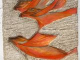 peinture représentant deux poissons orange sur un morceau de bois