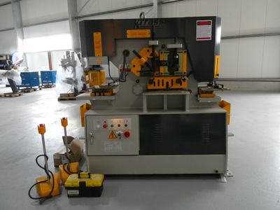 a machine that is sitting in the middle of a room