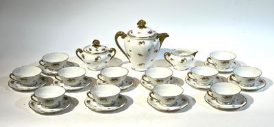 DARTIGEAS à LIMOGES. Service à thé en porcelaine blanche à d…