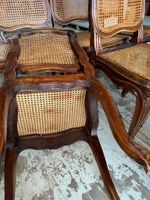 Six chaises en bois mouluré et sculpté, à dossier et assise … (photo 2)