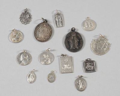 Lot de médailles en argent, religieuses, patriotiques et aut…