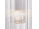 un gros plan d'une lampe sur fond blanc