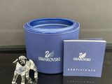 coffret cadeau Swarovski avec certificat et figurine représentant un footballeur
