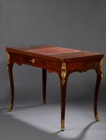 Table liseuse marquetée en quartefeuilles ou fil d'amarante … (photo 2)