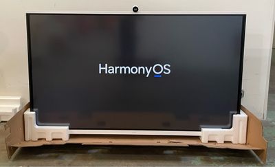 a television that is sitting on top of a box