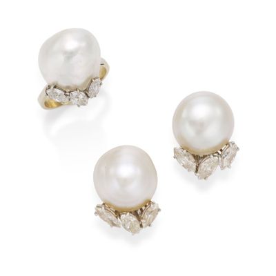 une paire de boucles d'oreilles en perles de culture et diamants