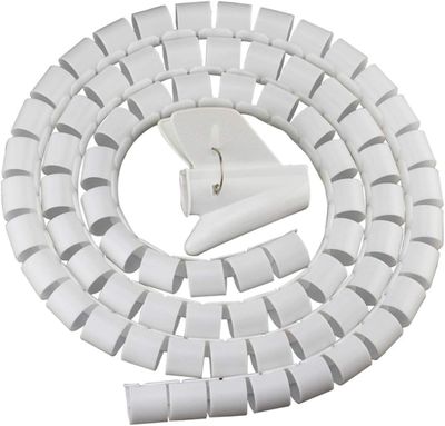 le tuyau blanc est raccordé au tuyau blanc sur fond blanc