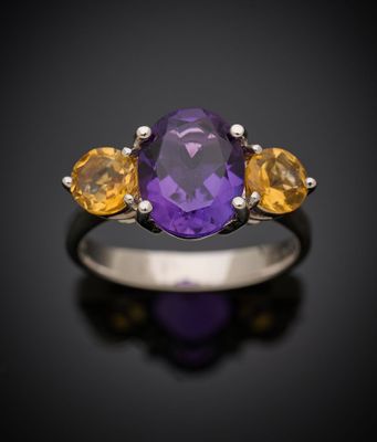 un améthorate, une citrine et une bague en citrine