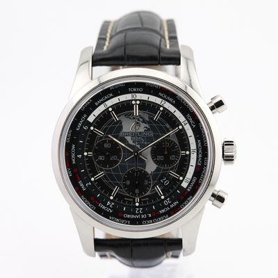 gros plan d'une montre sur une surface blanche