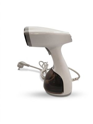 une image représentant un sèche-cheveux à main sur fond blanc