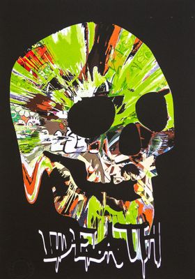 peinture représentant un crâne recouvert de graffitis sur fond noir