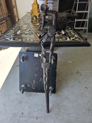 a metal object that is sitting on top of a table