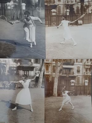plusieurs photos d'une femme en train de manier une raquette de tennis sur un court de tennis