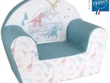 La chaise rembourrée pour enfants est entièrement décorée de dinosaures.