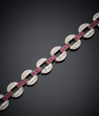 un bracelet Art déco en rubis et diamants