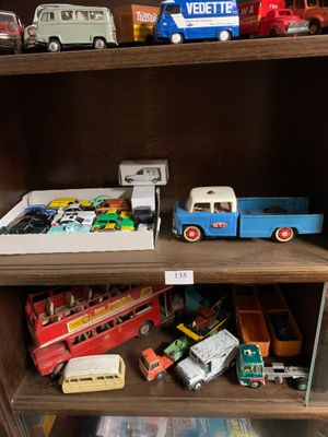 * Lot de véhicules dont bus en réduction - Photo 1