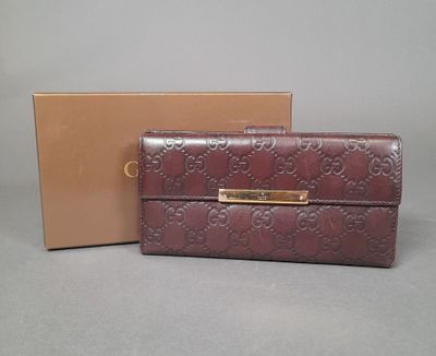 guccissi leather wallet with gold hardware and box